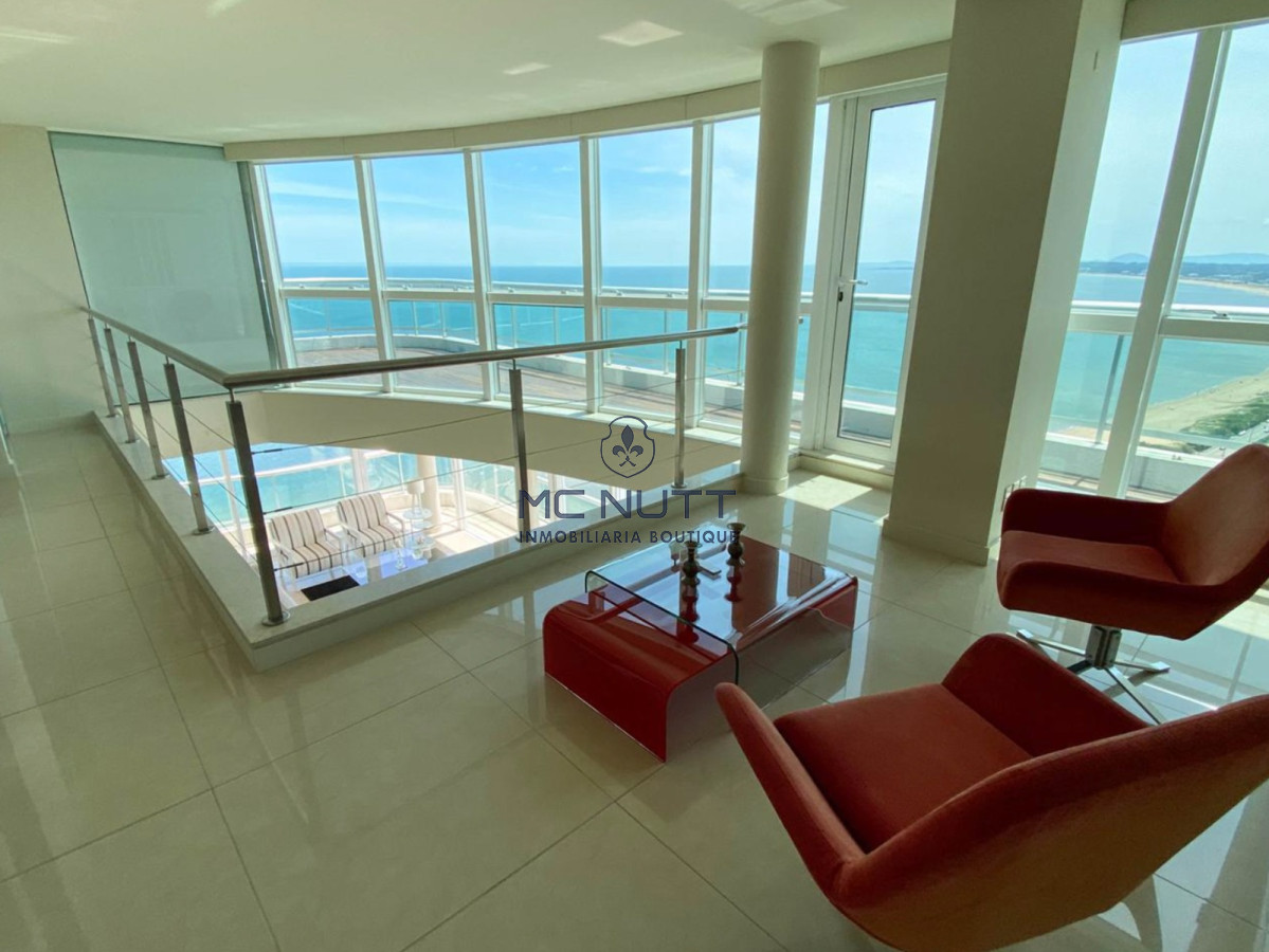 Apartamento Ref.697/ - Excepcional Penthouse en mansa