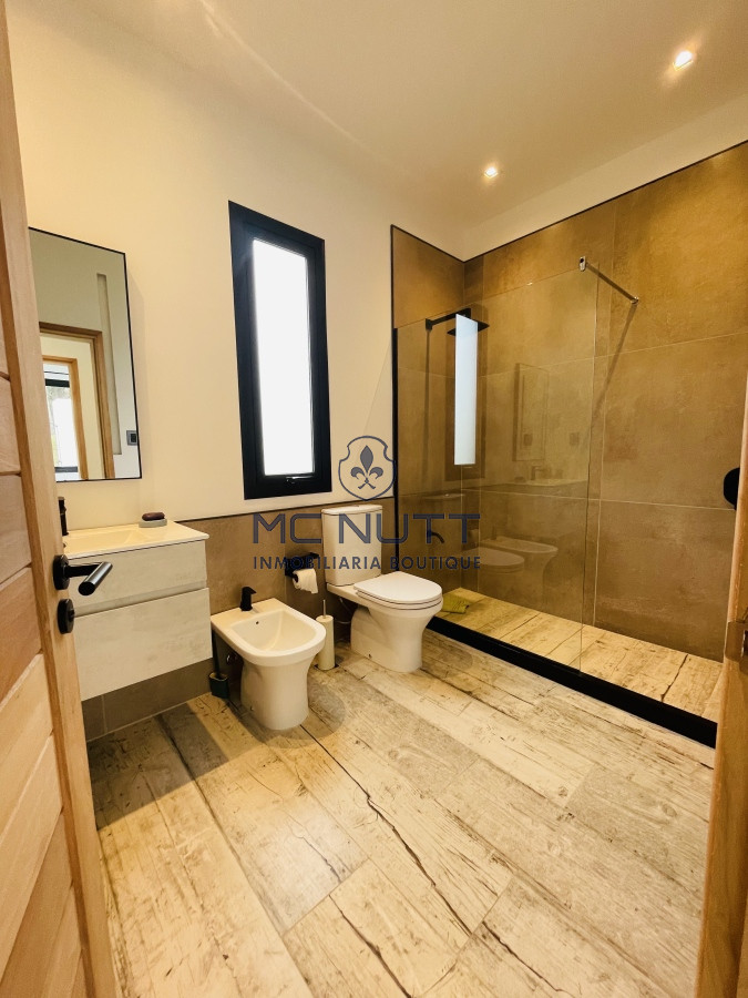 Casa ID.616/ - Hermosa casa en Acres de Solanas