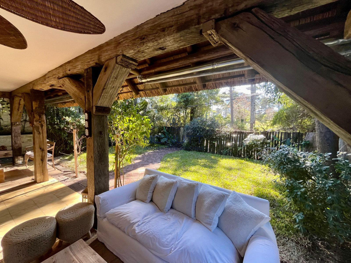 Casa ID.652/ - AMPLIA PROPIEDAD EN VENTA EN MANSA