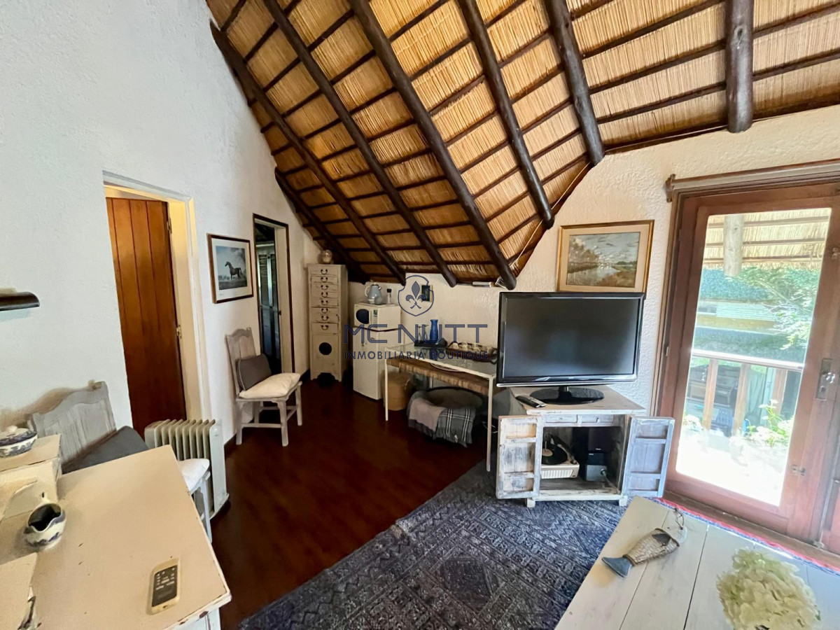 Casa ID.652/ - AMPLIA PROPIEDAD EN VENTA EN MANSA