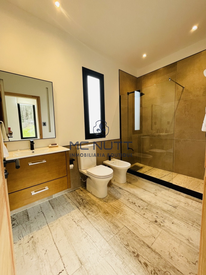 Casa ID.616/ - Hermosa casa en Acres de Solanas