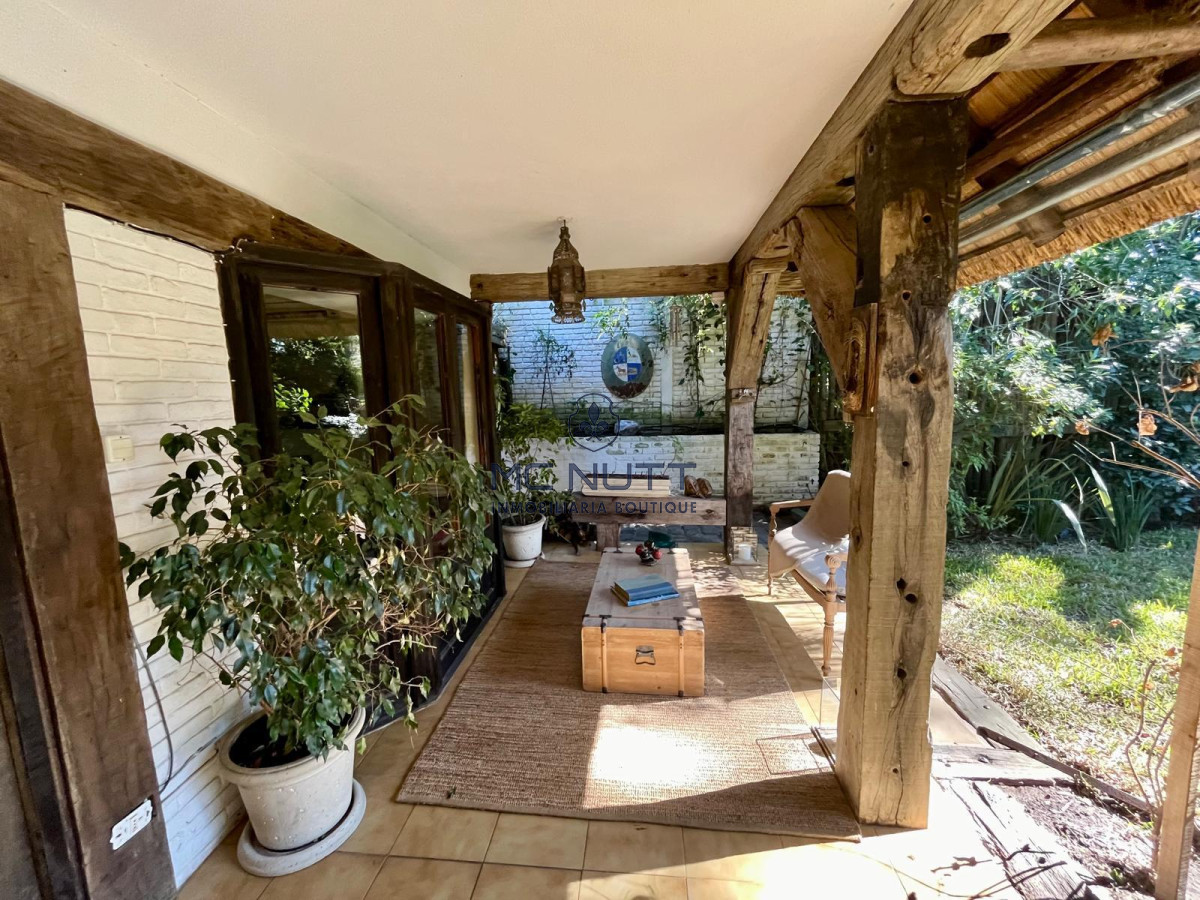 Casa ID.652/ - AMPLIA PROPIEDAD EN VENTA EN MANSA