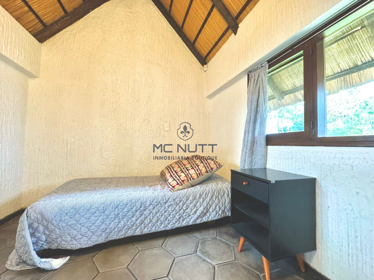 Casa ID.384/ - Amplia casa a 200 metros del mar