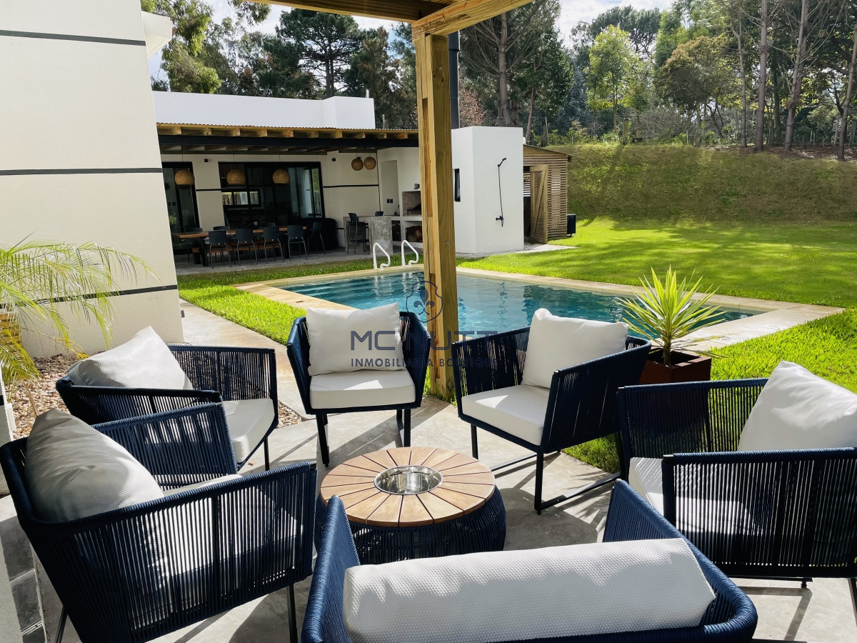 Casa ID.616/ - Hermosa casa en Acres de Solanas