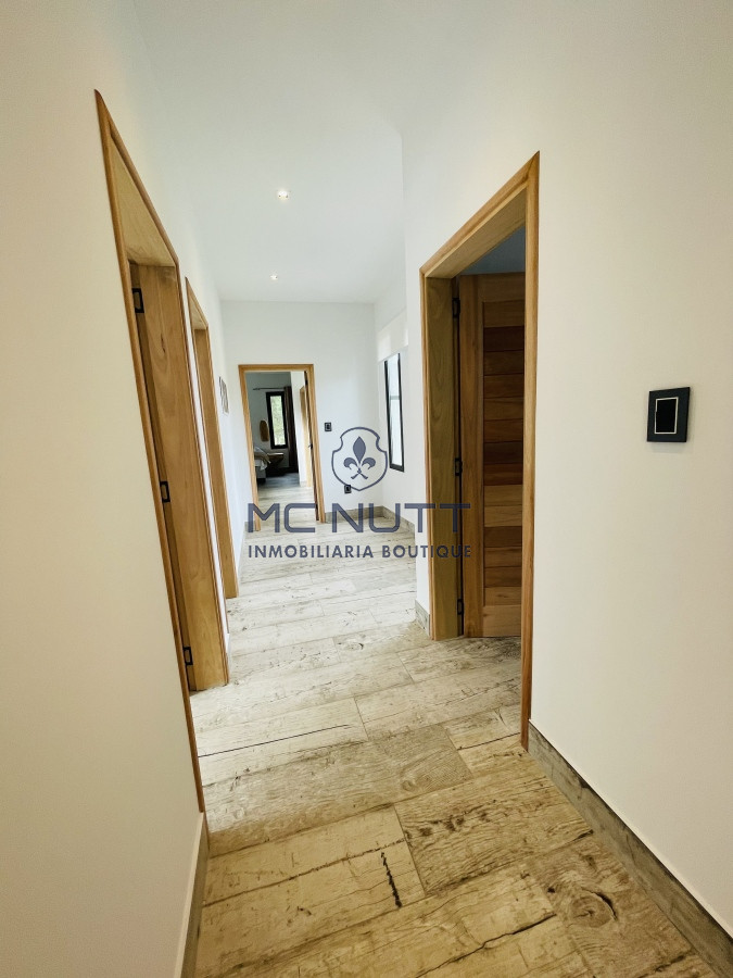 Casa ID.616/ - Hermosa casa en Acres de Solanas