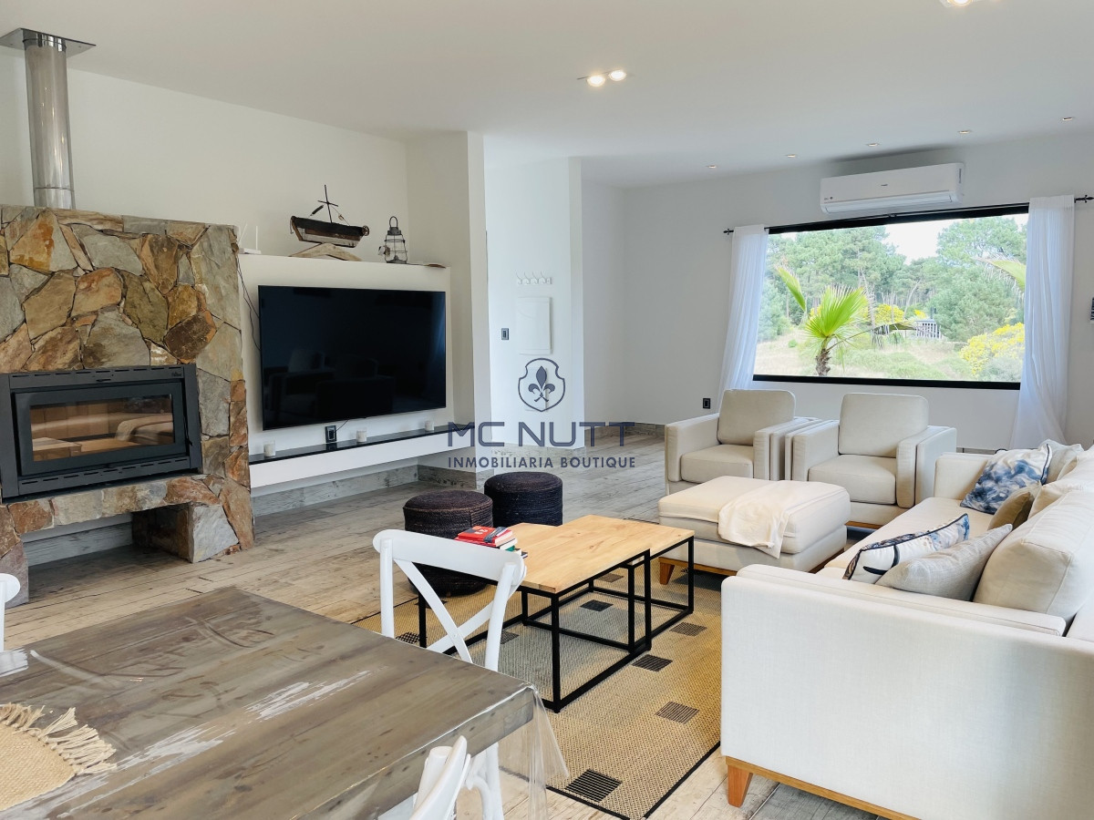 Casa ID.616/ - Hermosa casa en Acres de Solanas