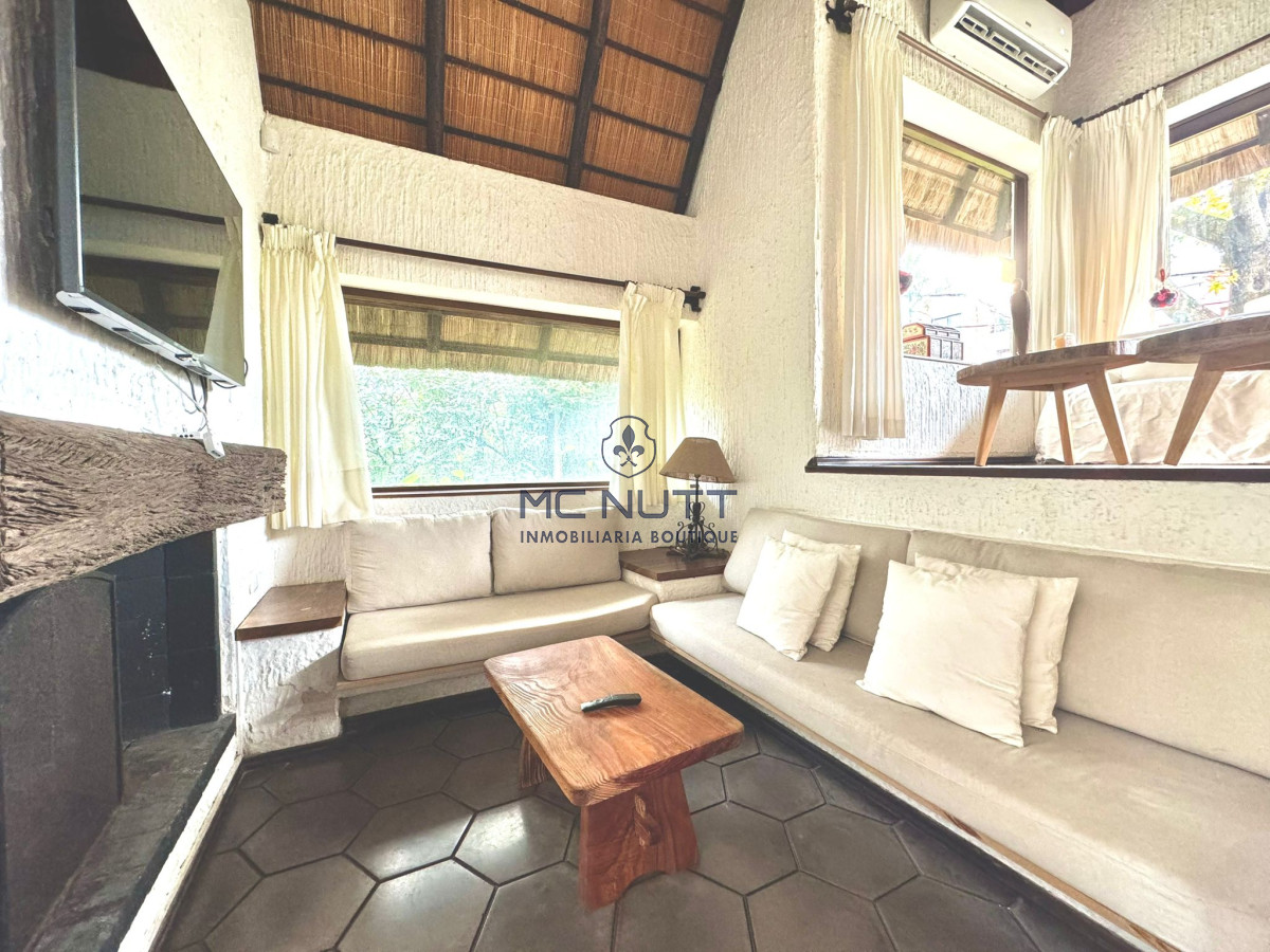 Casa ID.384/ - Amplia casa a 200 metros del mar