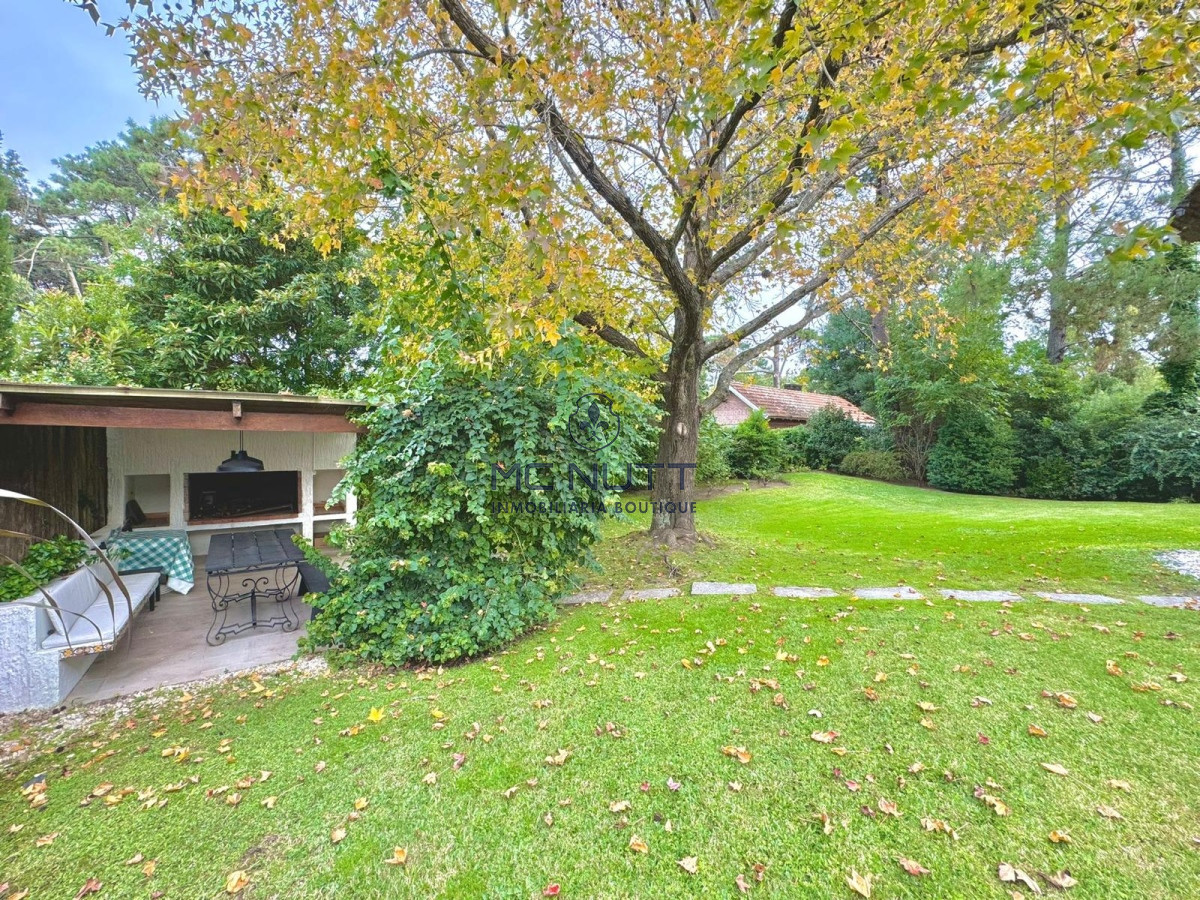 Casa ID.384/ - Amplia casa a 200 metros del mar