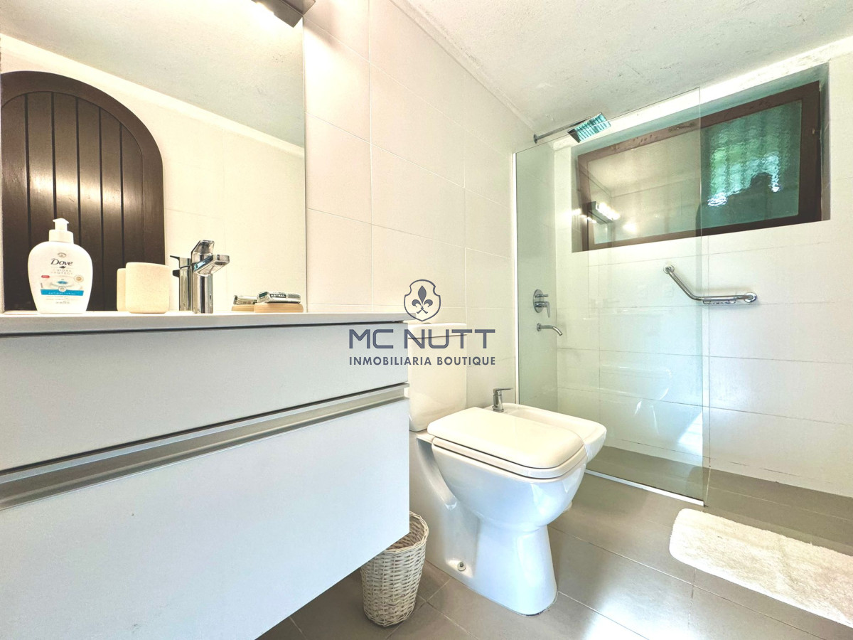 Casa ID.384/ - Amplia casa a 200 metros del mar