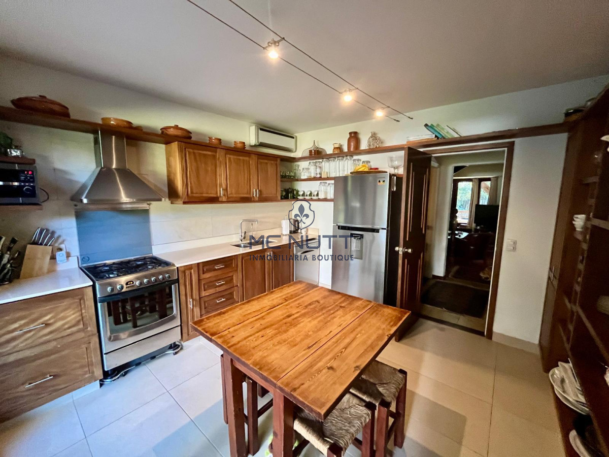 Casa ID.652/ - AMPLIA PROPIEDAD EN VENTA EN MANSA