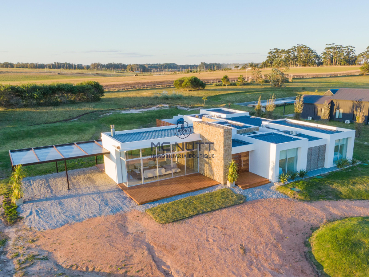 Casa ID.68/ - Casa en  Barrio Privado