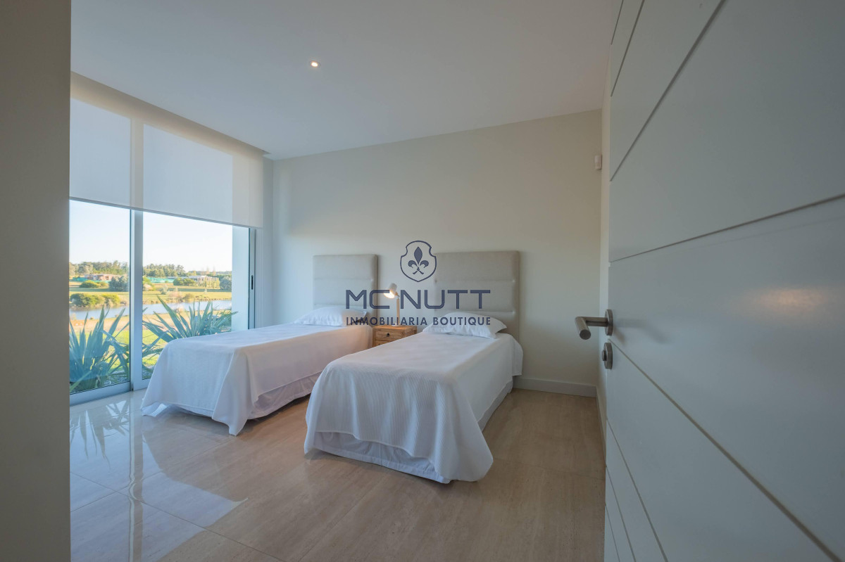 Casa ID.68/ - Casa en  Barrio Privado