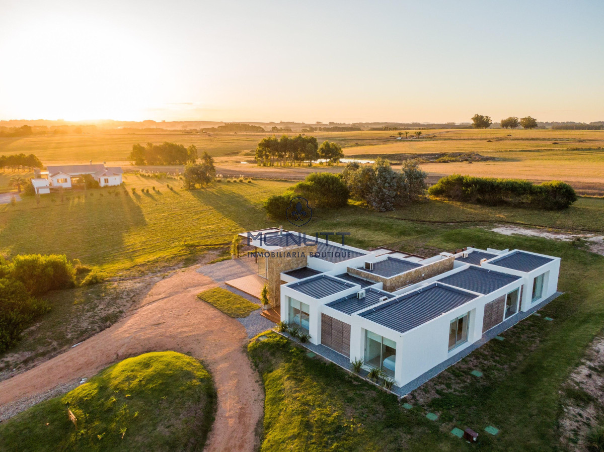 Casa ID.68/ - Casa en  Barrio Privado