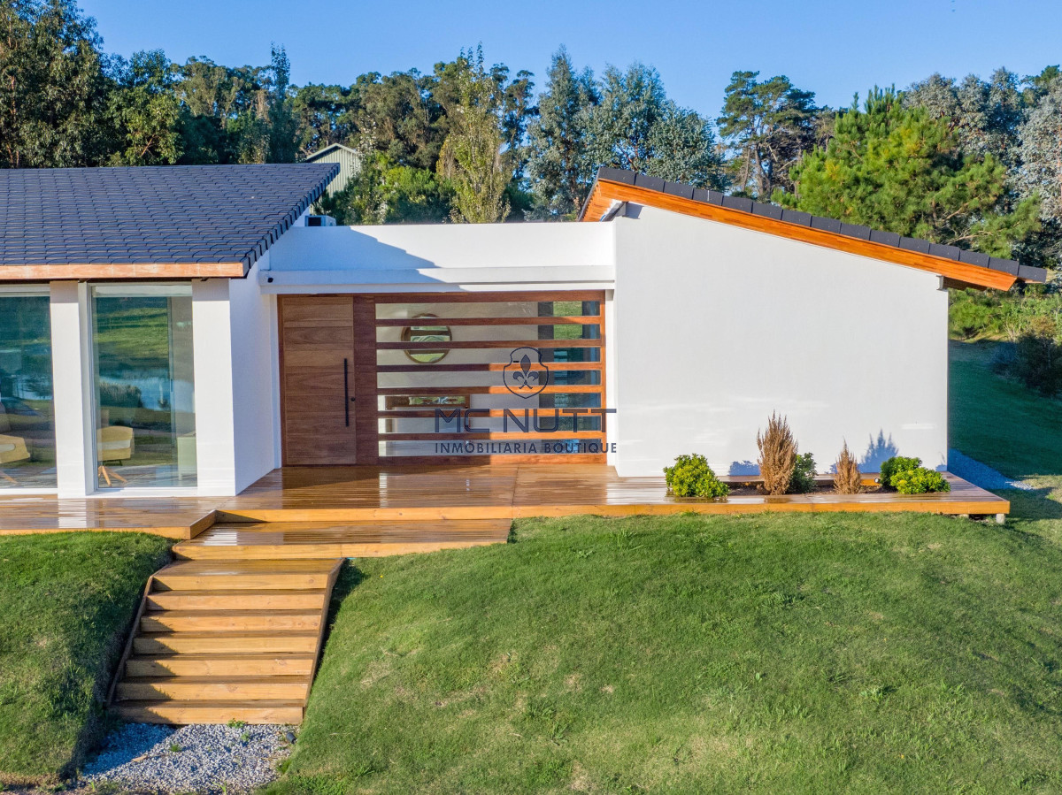 Casa ID.69/ - Casa en  Barrio Privado