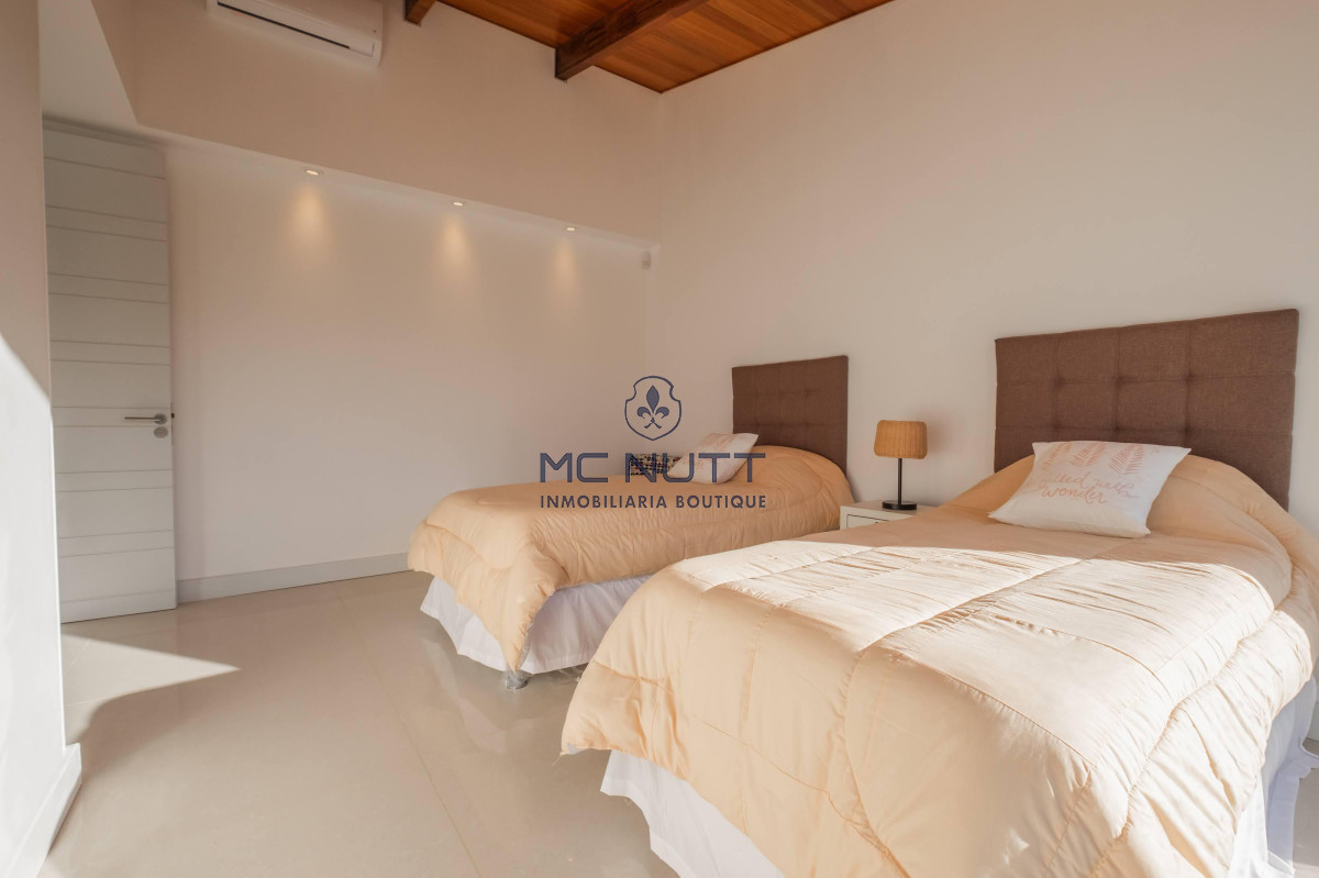 Casa ID.69/ - Casa en  Barrio Privado