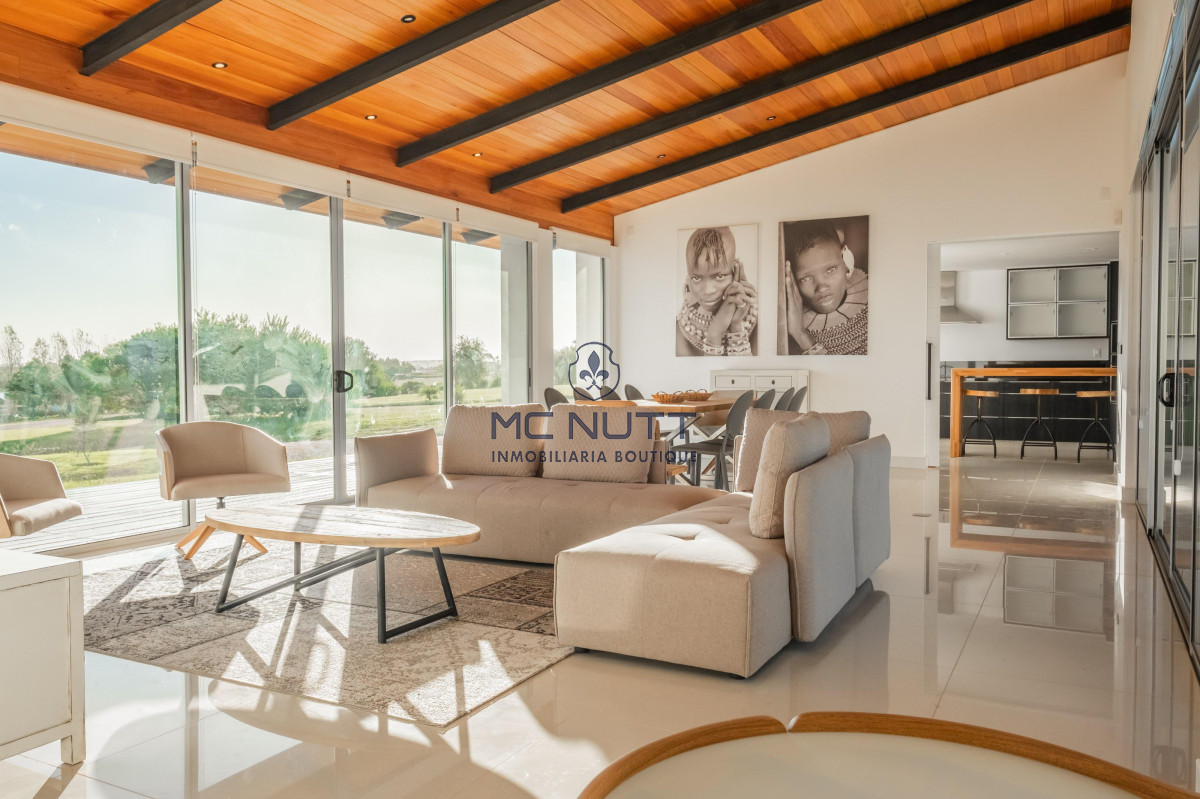 Casa ID.69/ - Casa en  Barrio Privado