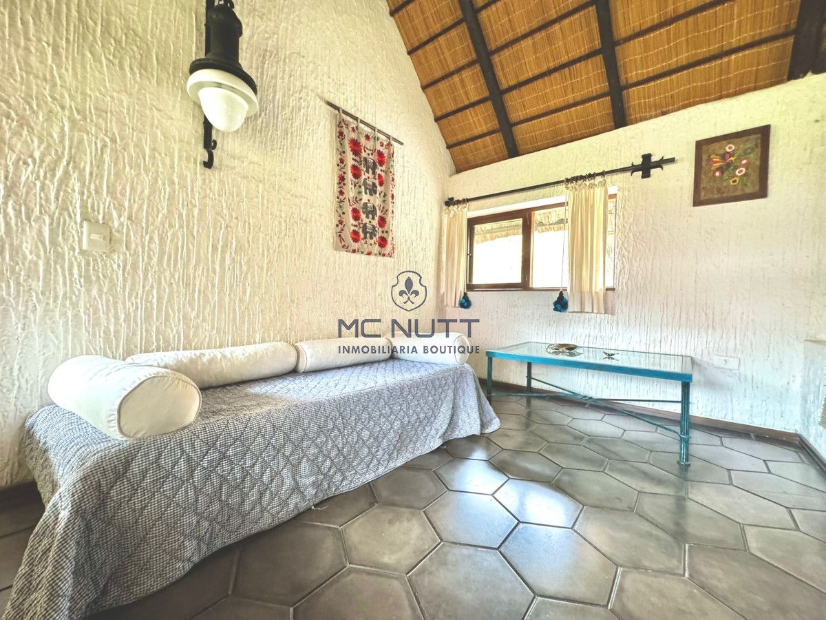 Casa ID.384/ - Amplia casa a 200 metros del mar