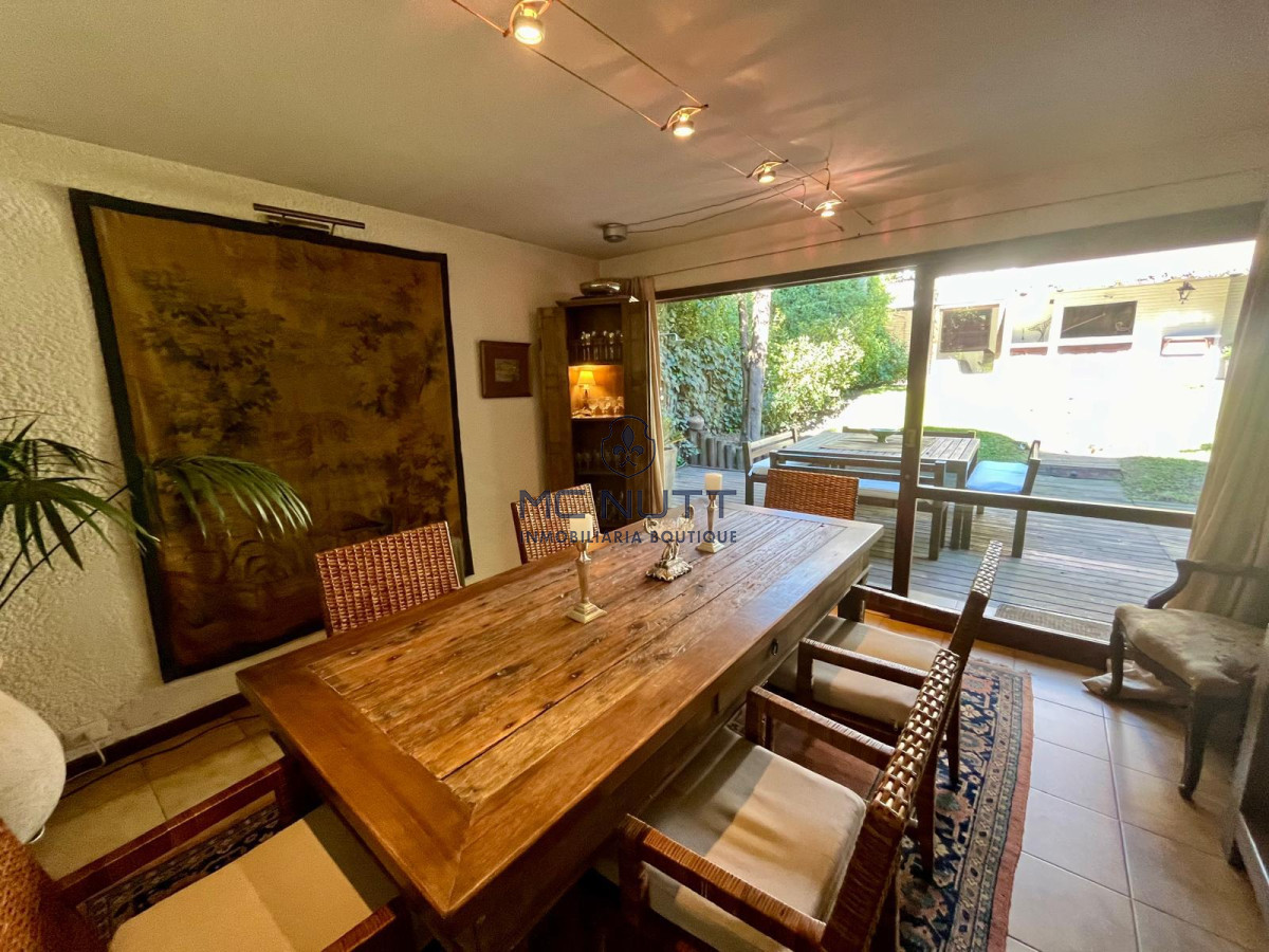 Casa ID.652/ - AMPLIA PROPIEDAD EN VENTA EN MANSA