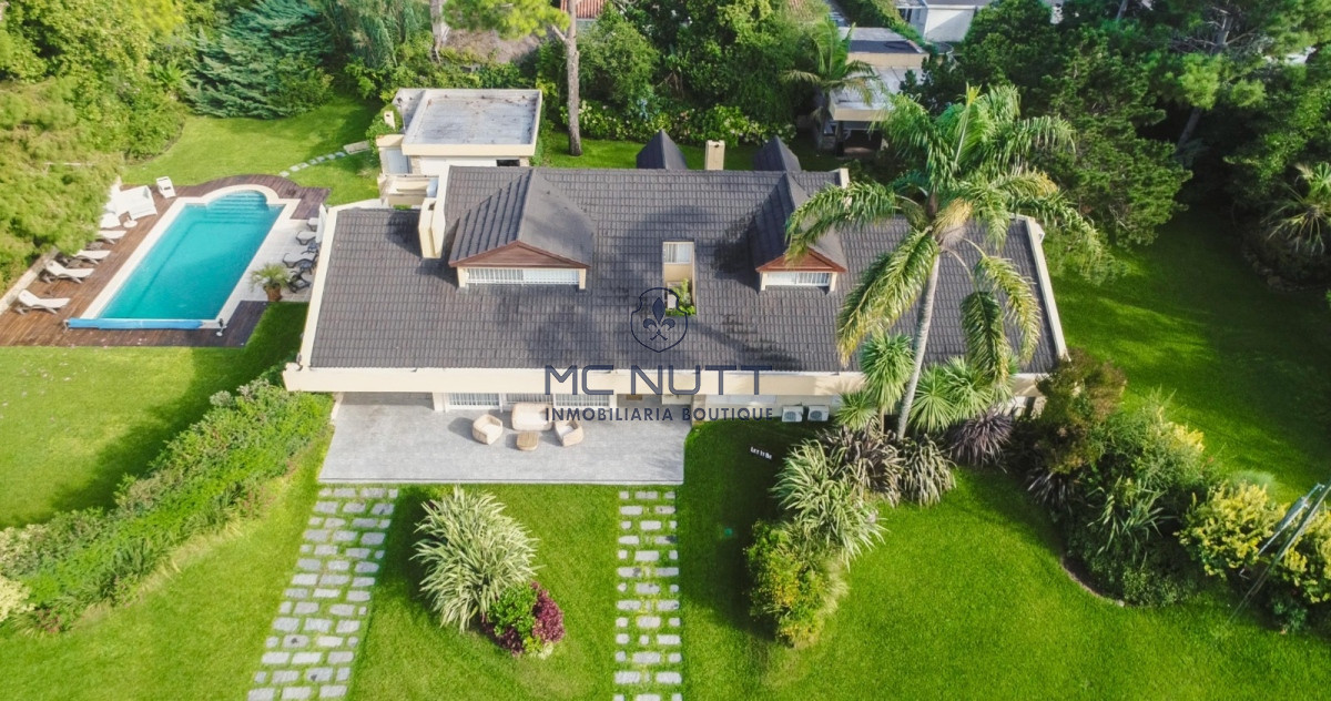 Casa ID.628/ - Casa de alta categoría en el corazón de Punta del Este