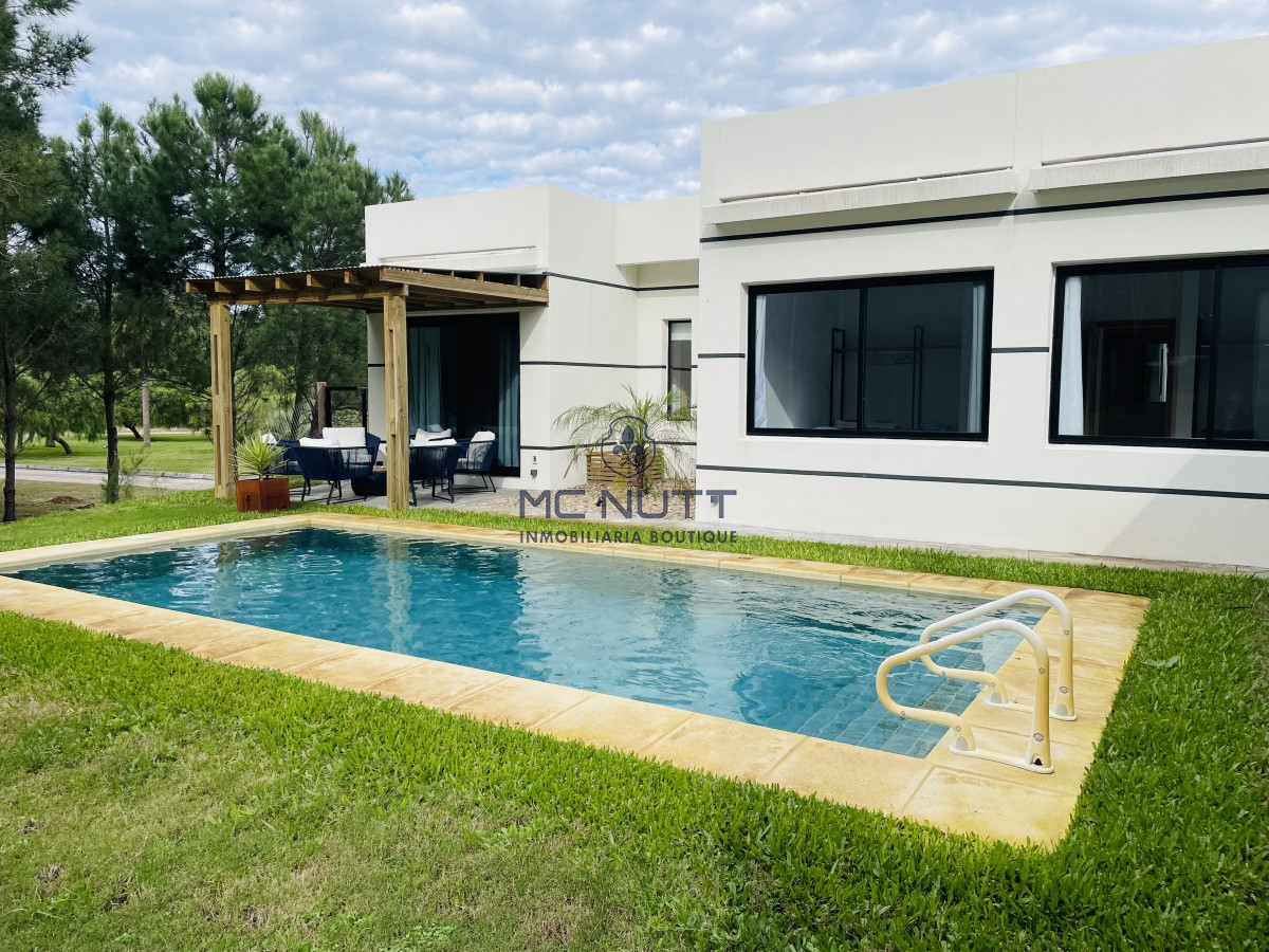 Casa ID.616/ - Hermosa casa en Acres de Solanas