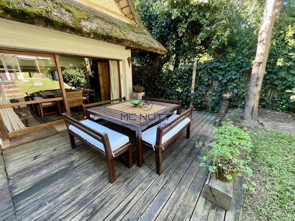 Casa ID.652/ - AMPLIA PROPIEDAD EN VENTA EN MANSA