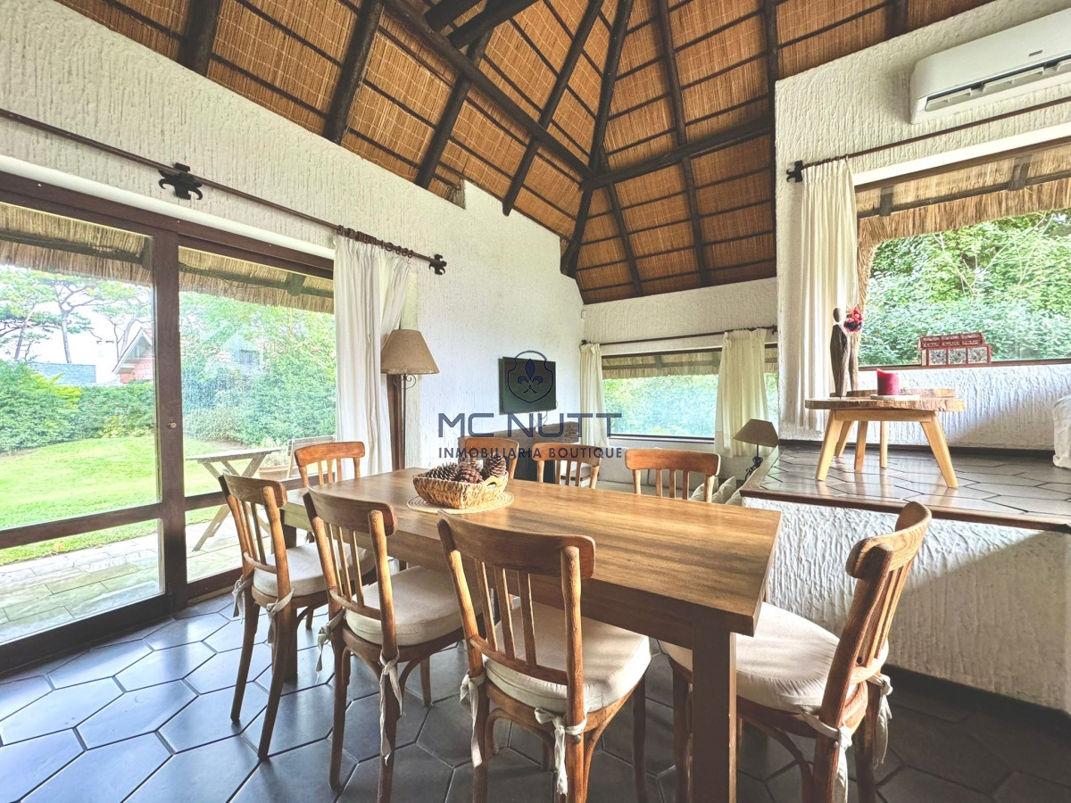 Casa ID.384/ - Amplia casa a 200 metros del mar