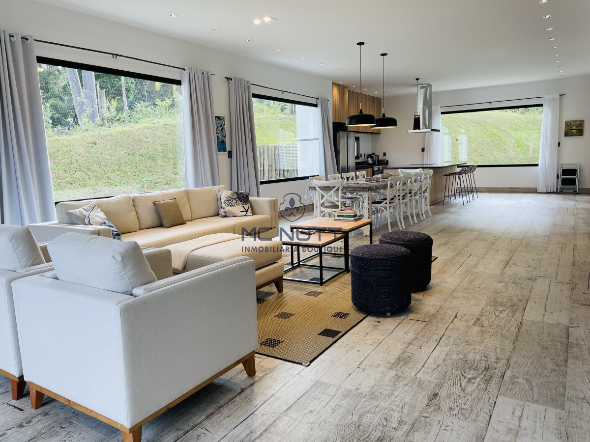 Casa ID.616/ - Hermosa casa en Acres de Solanas