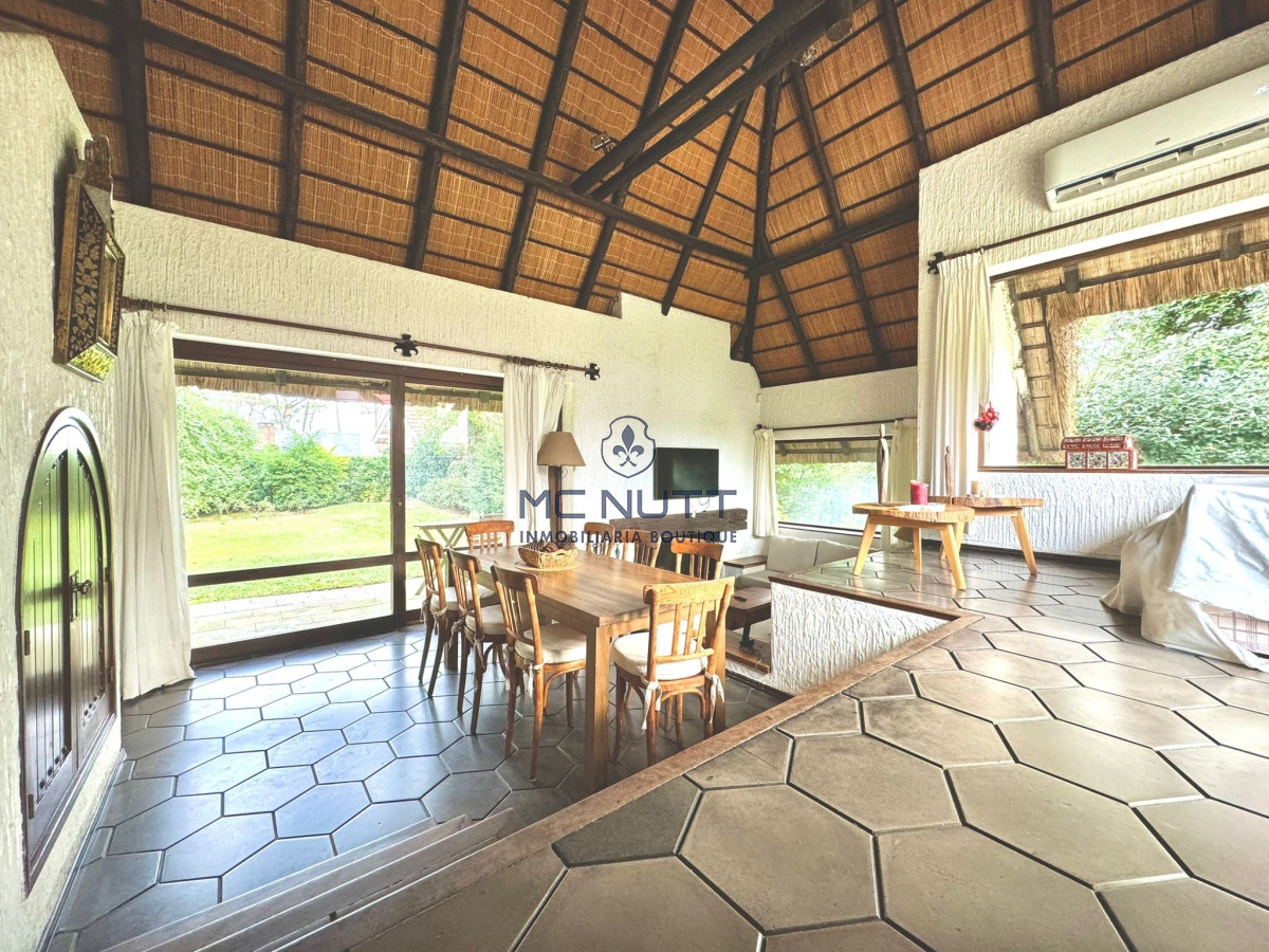 Casa ID.384/ - Amplia casa a 200 metros del mar