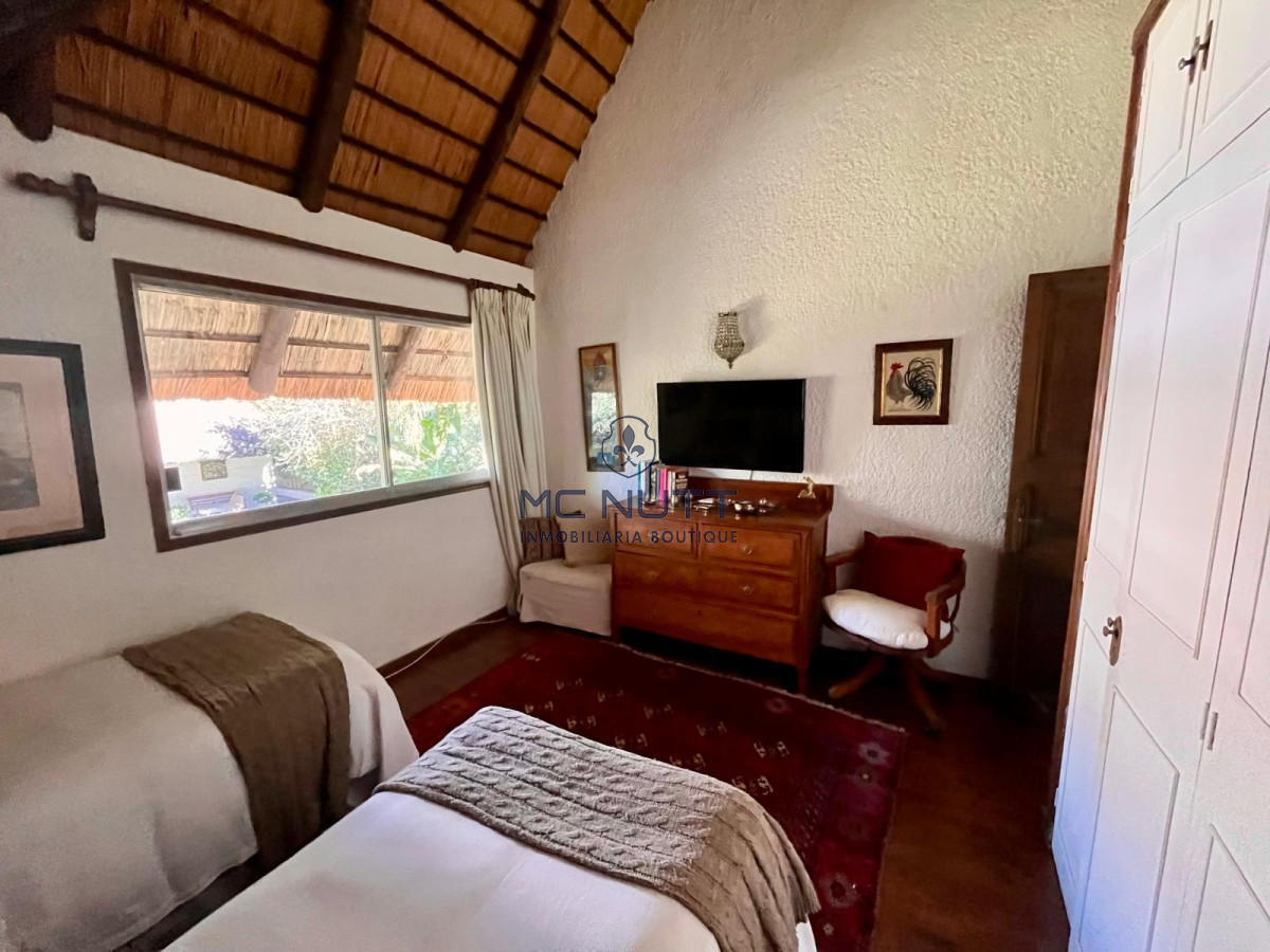 Casa ID.652/ - AMPLIA PROPIEDAD EN VENTA EN MANSA
