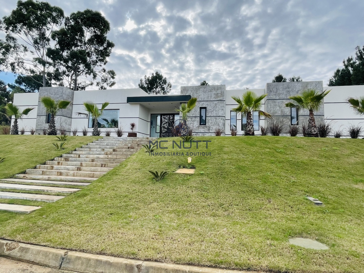 Casa ID.616/ - Hermosa casa en Acres de Solanas