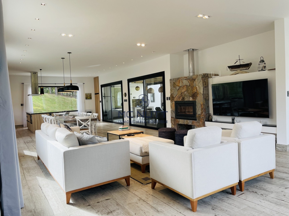 Casa ID.616/ - Hermosa casa en Acres de Solanas