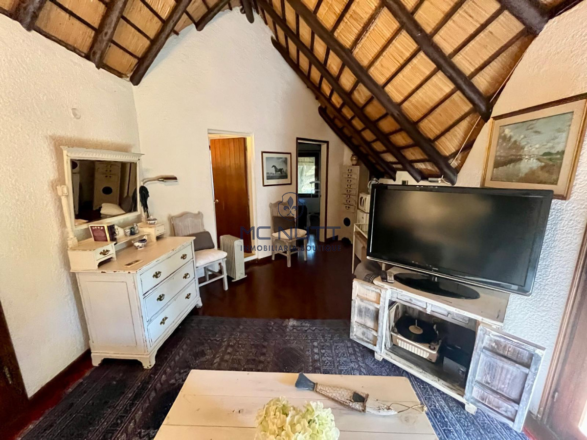 Casa ID.652/ - AMPLIA PROPIEDAD EN VENTA EN MANSA