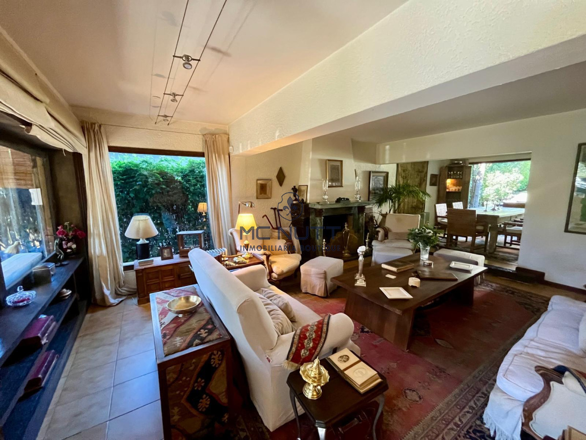 Casa ID.652/ - AMPLIA PROPIEDAD EN VENTA EN MANSA