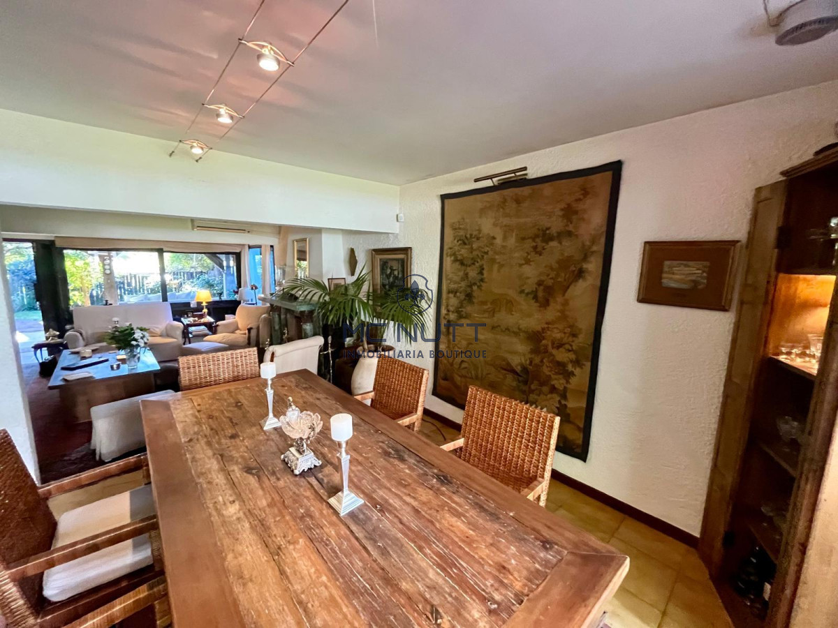 Casa ID.652/ - AMPLIA PROPIEDAD EN VENTA EN MANSA