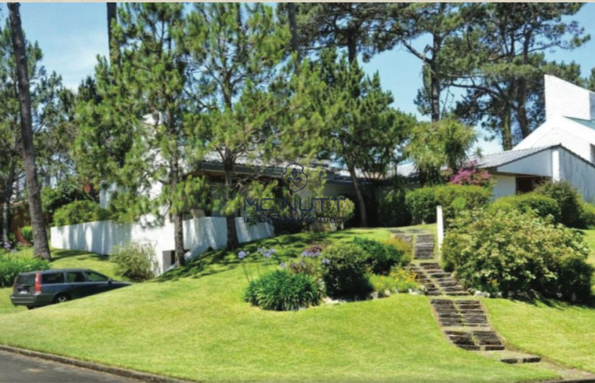 Casa ID.382/ - Venta de casa en Playa Mansa