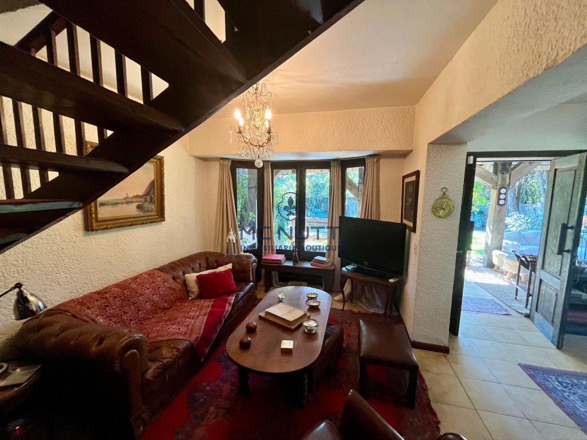 Casa ID.652/ - AMPLIA PROPIEDAD EN VENTA EN MANSA