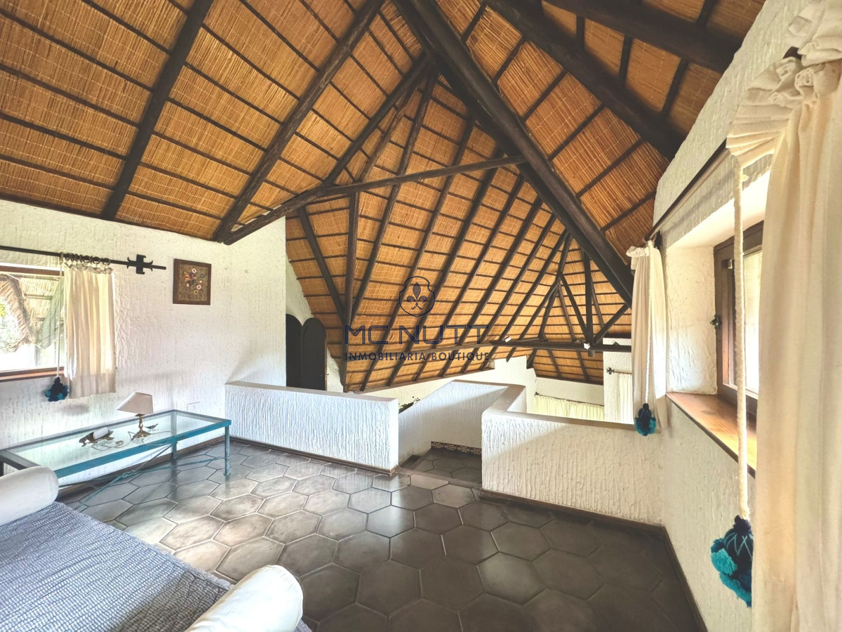 Casa ID.384/ - Amplia casa a 200 metros del mar