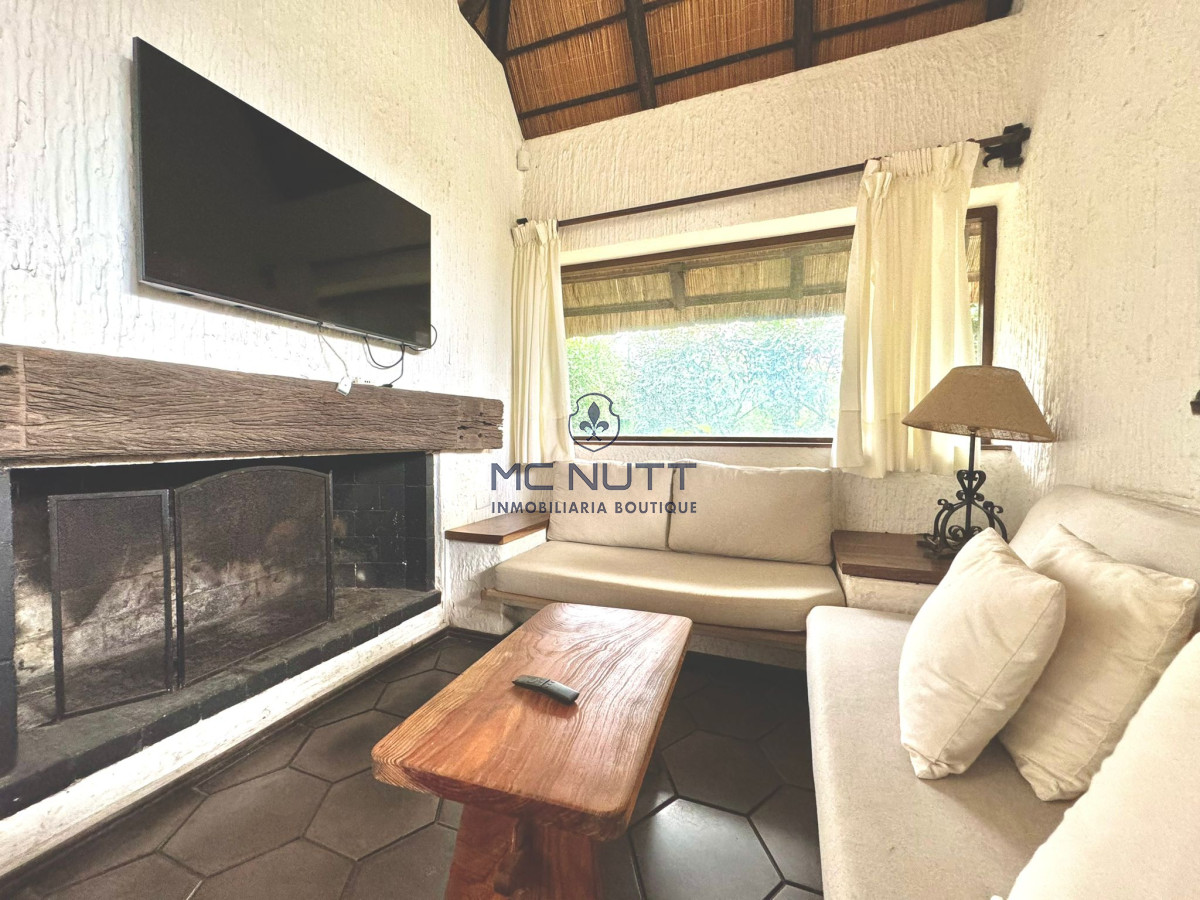 Casa ID.384/ - Amplia casa a 200 metros del mar