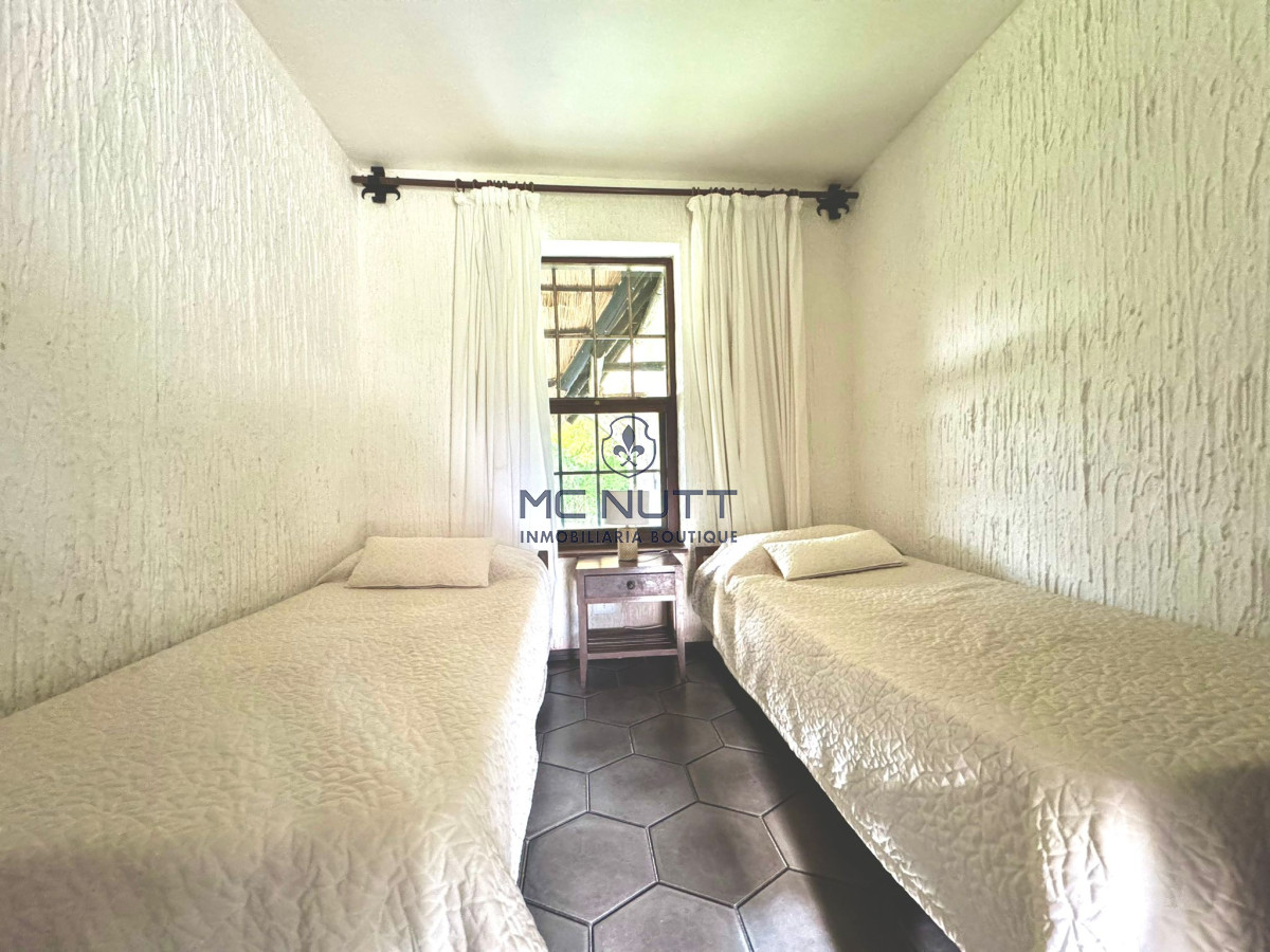 Casa ID.384/ - Amplia casa a 200 metros del mar