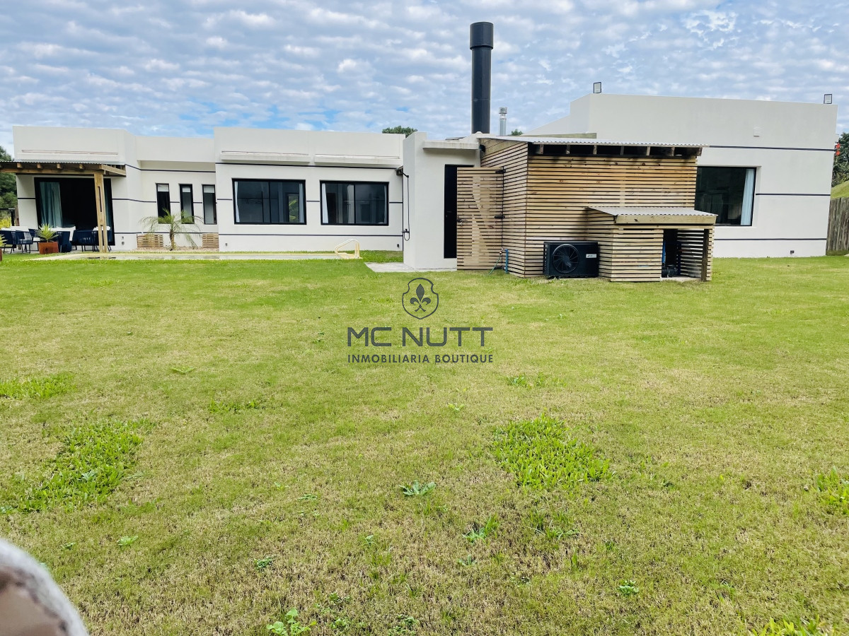 Casa ID.616/ - Hermosa casa en Acres de Solanas