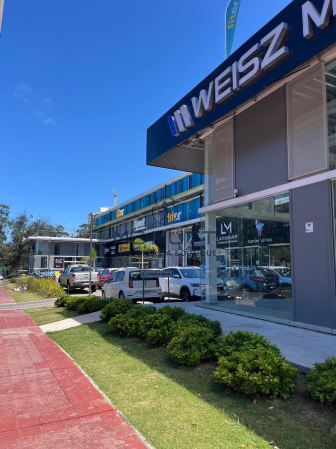 Local Comercial ID.798/ - LOCAL EN VENTA EN MALDONADO