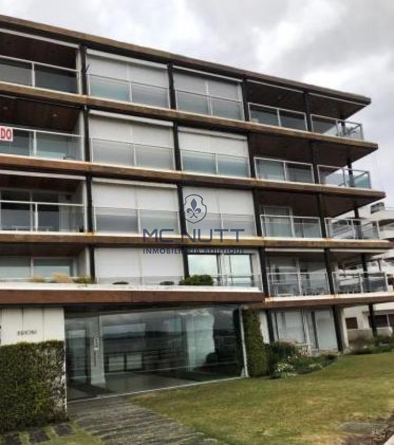 Apartamento Ref.593/ - Venta de departamento frente al mar en Punta del Este