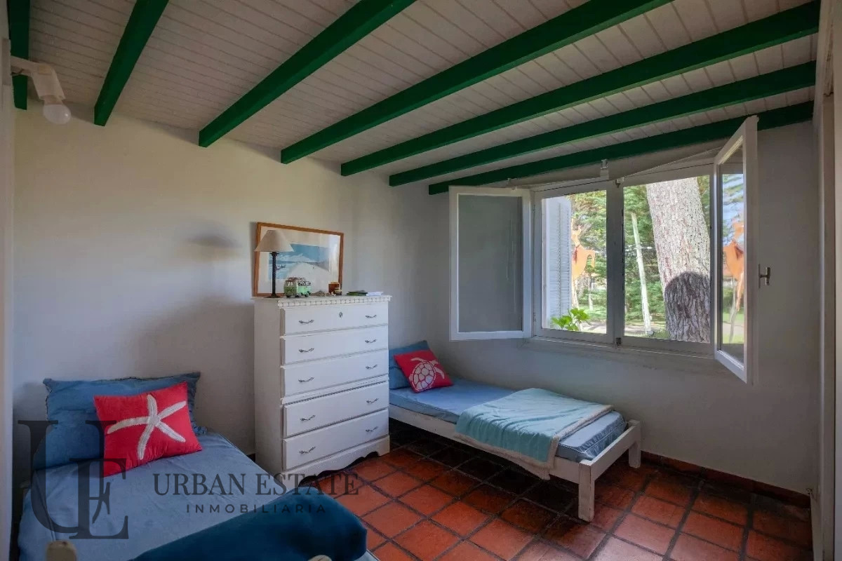 Casa ID.390 - Alquiler Anual 4 Dormitorios + Apartamento Servicio, En San Rafael 