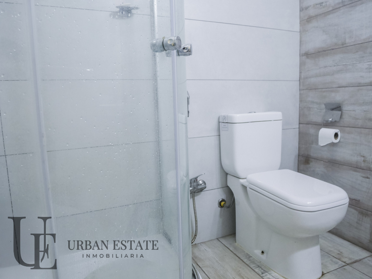Casa ID.562 - Venta Casa 5 Dormitorios 2 Baños, En La Floresta Sur 