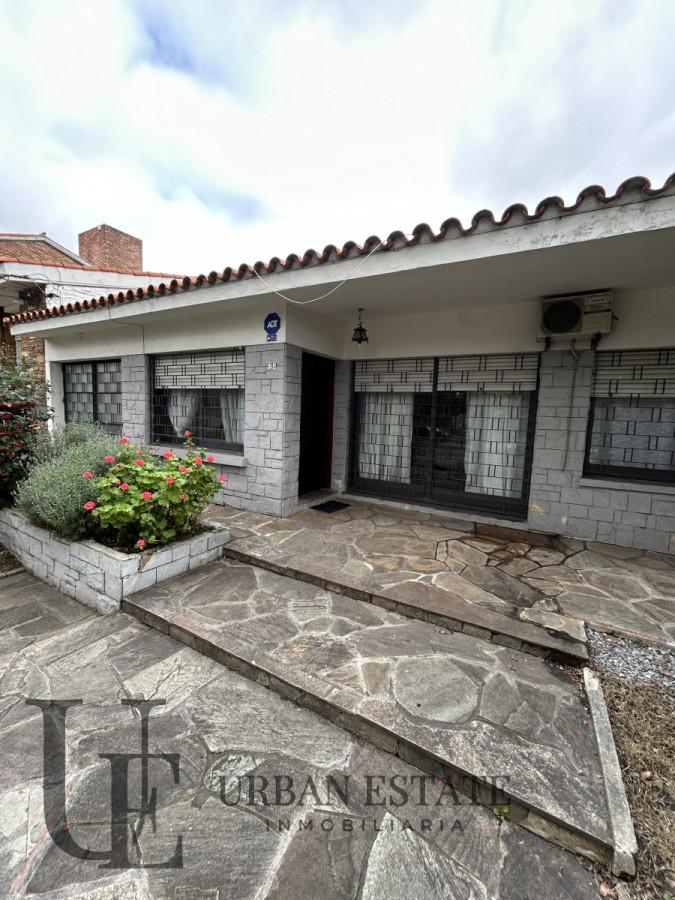 Casa ID.582 - Alquiler Casa 3 Dormitorios 3 Baños, En Punta Gorda 