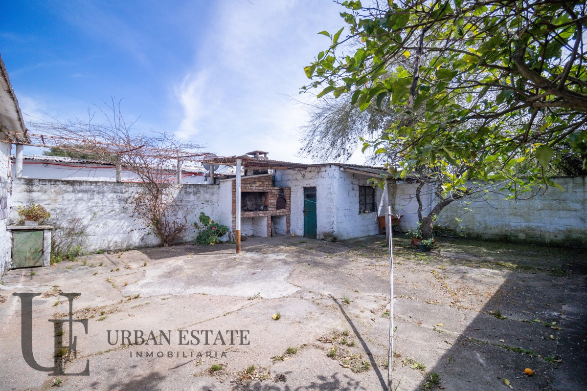 Casa ID.502 - Venta Casa 2 Dormitorios + Apartamento De Servicio, En Pando