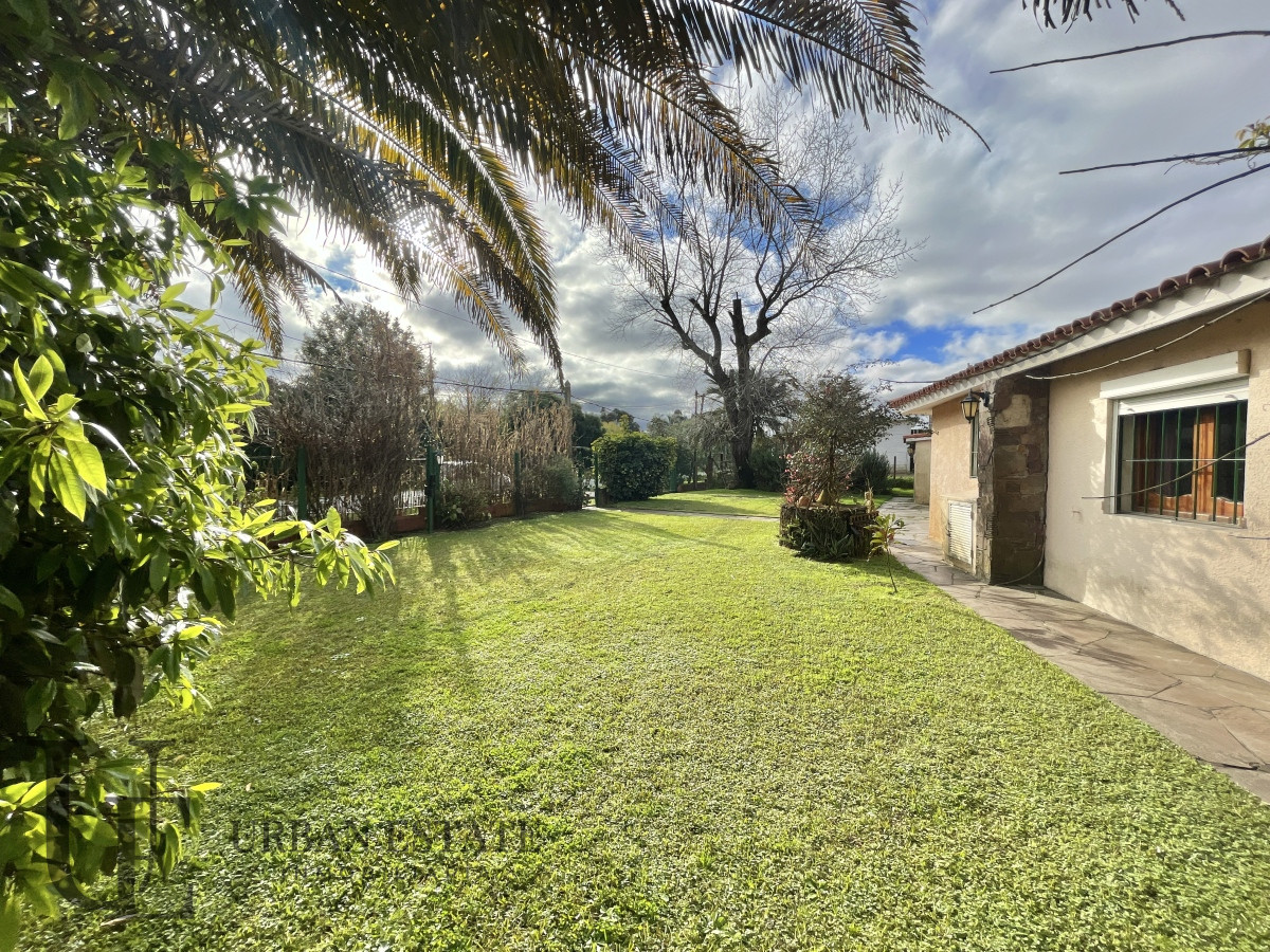Casa ID.493 - Alquiler Casa 3 Dormitorios 3 Baños Frente Al Mar, En Salinas Sur 
