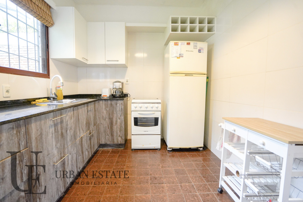 Casa ID.579 - Venta Casa 3 Dormitorios Frente Al Mar, En Playa Hermosa 