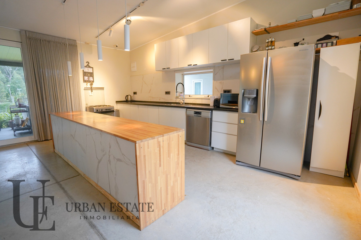 Casa ID.570 - Venta Casa 3 Dormitorios Cumbres de Carrasco Barrio Privado  
