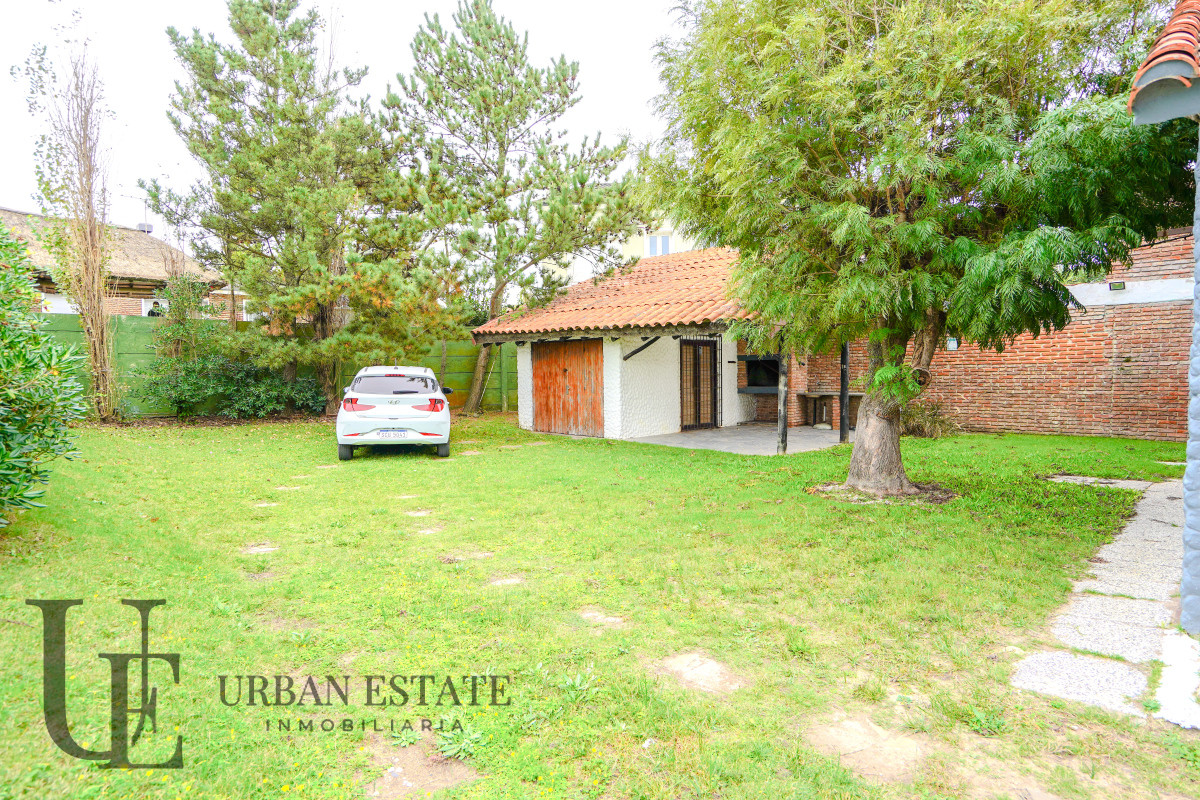 Casa ID.579 - Venta Casa 3 Dormitorios Frente Al Mar, En Playa Hermosa 